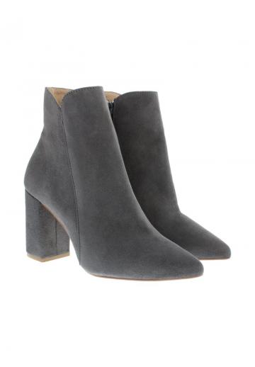 Полусапожки на высоком каблуке