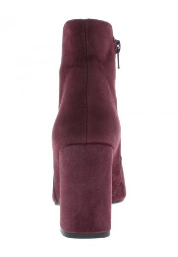 Высокие сапоги