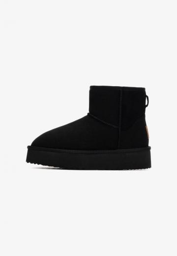 Зимние ботинки