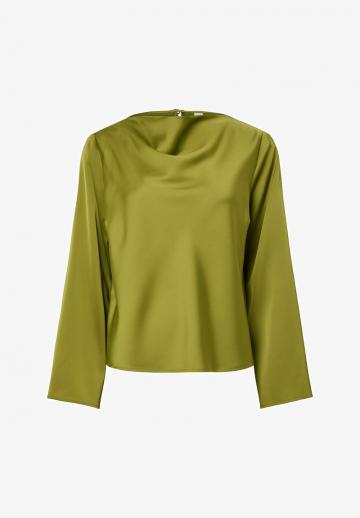 Атласная блузка
