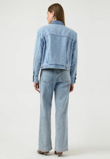 Джинсовая куртка