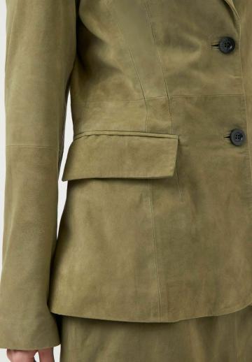 Блейзер с накладными карманами