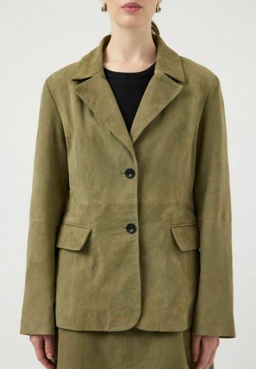 Блейзер с накладными карманами