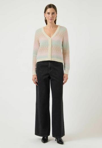 Жаккардовая вязаная кофта