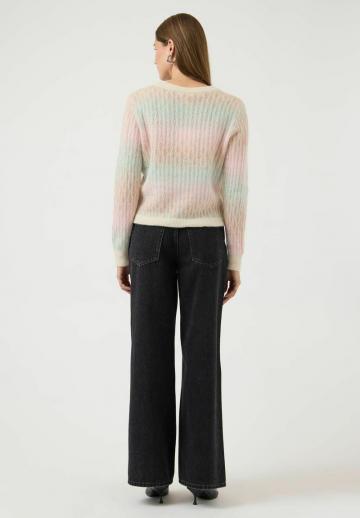 Жаккардовая вязаная кофта