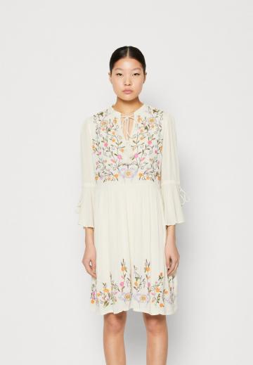 Летнее платье