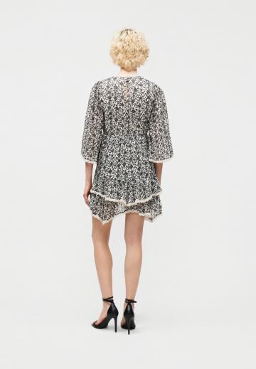 Короткое платье