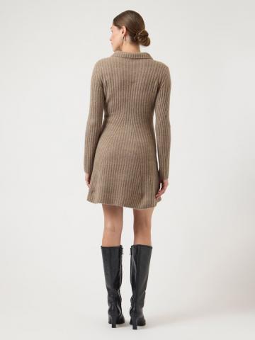 Вязаное платье