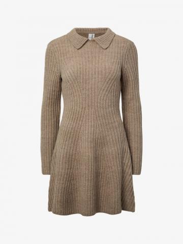 Вязаное платье