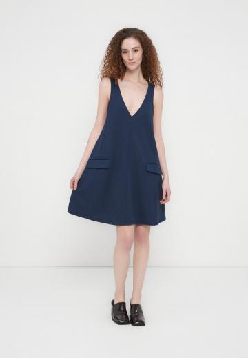 Короткое платье