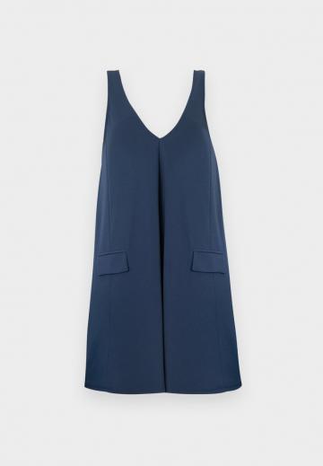 Короткое платье