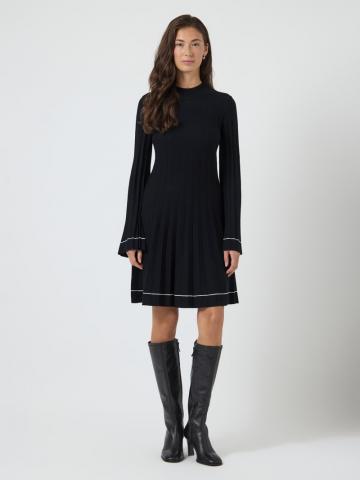 Вязаное платье