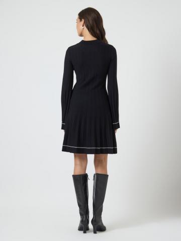 Вязаное платье