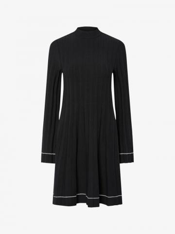 Вязаное платье