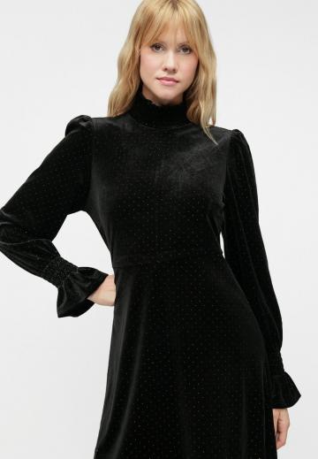 Короткое платье