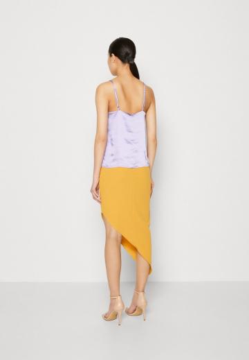 Топ на бретельках