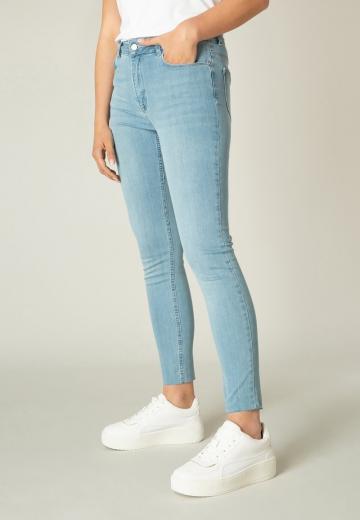 Узкие джинсы