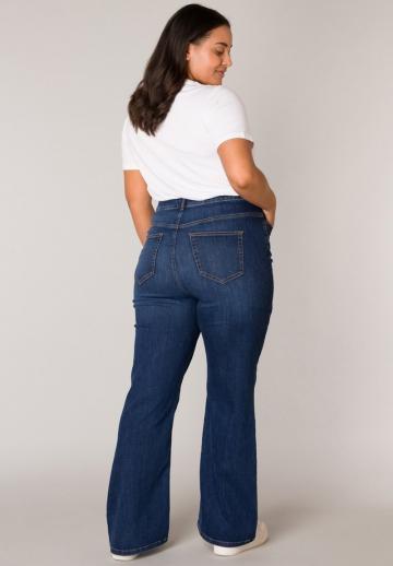 Клешеные джинсы