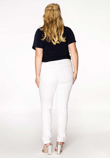 Узкие джинсы