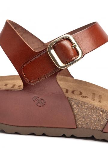 Босоножки на танкетке