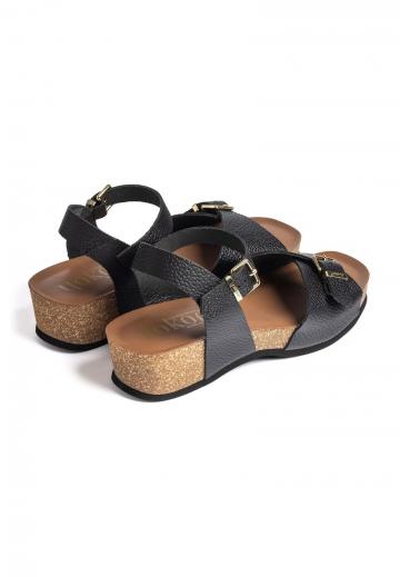 Босоножки на танкетке