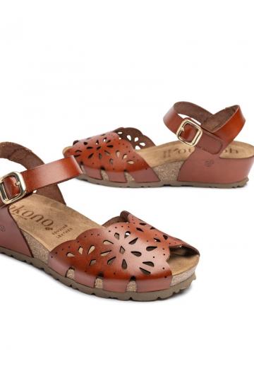 Босоножки на танкетке