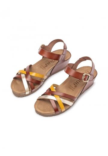 Босоножки на танкетке