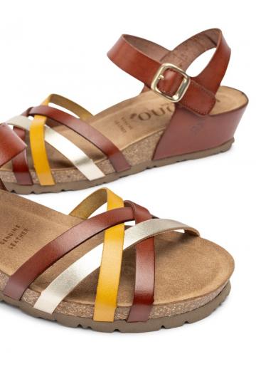 Босоножки на танкетке