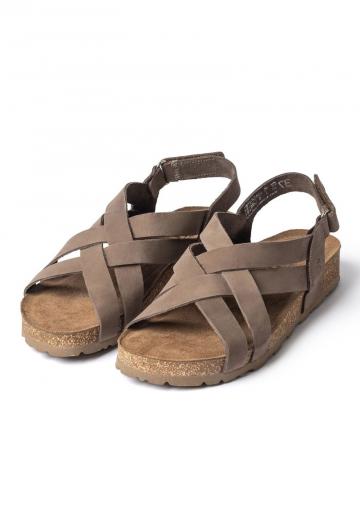 Босоножки на танкетке