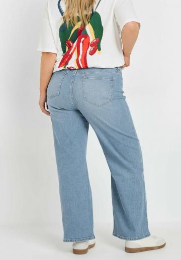 Прямые джинсы