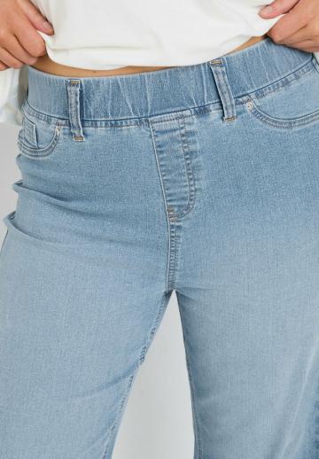 Прямые джинсы