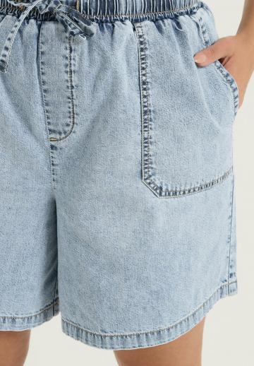 Джинсовые шорты