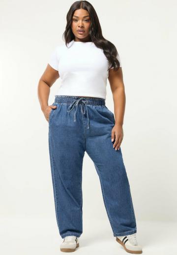 Прямые джинсы