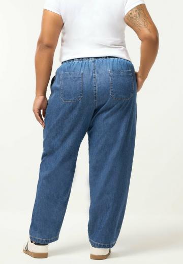 Прямые джинсы