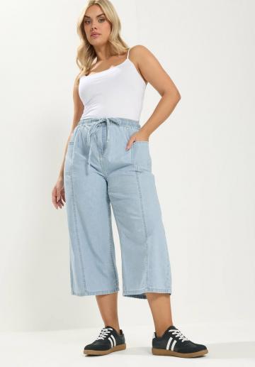 Короткие джинсы