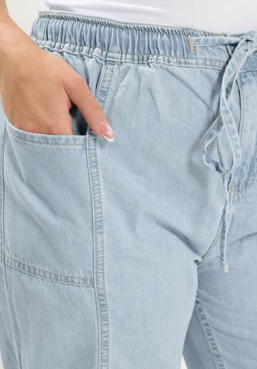 Короткие джинсы