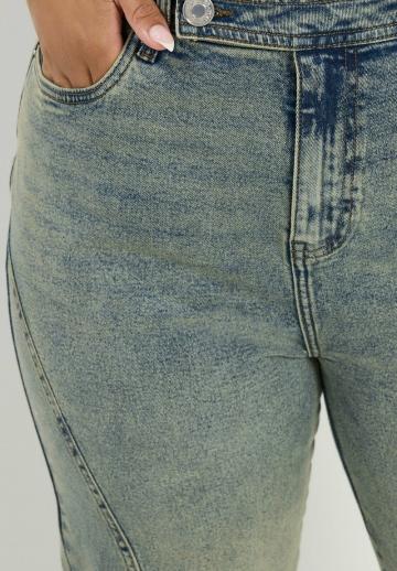 Прямые джинсы