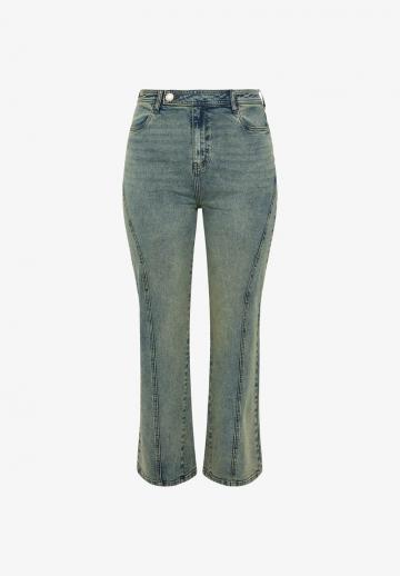 Прямые джинсы