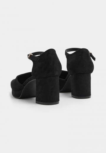 Туфли с ремешком