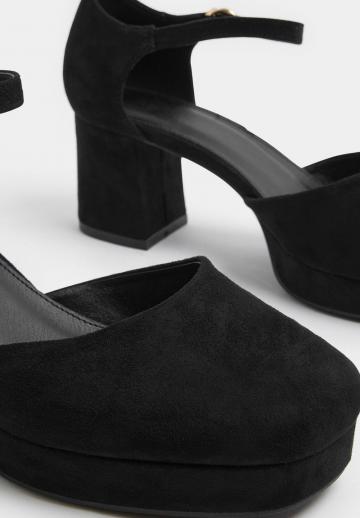 Туфли с ремешком