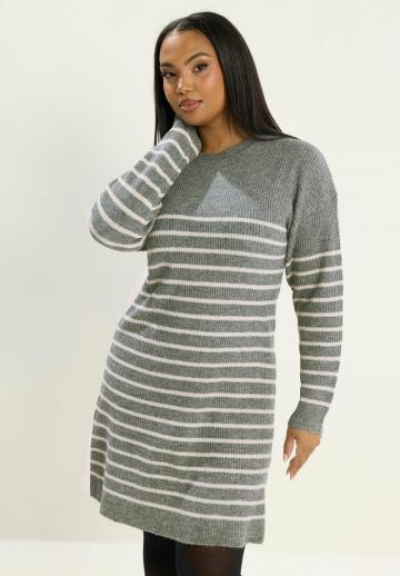 Вязаное платье