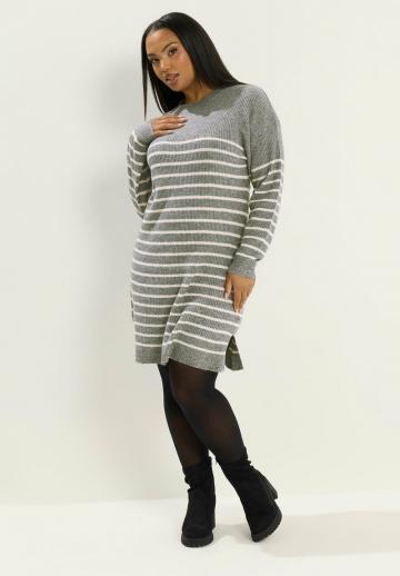 Вязаное платье