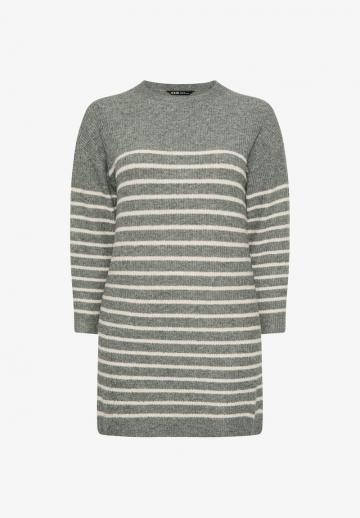 Вязаное платье