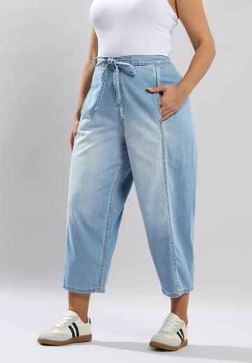 Короткие джинсы