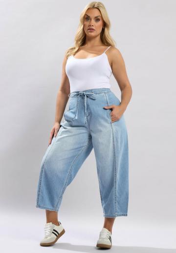 Короткие джинсы