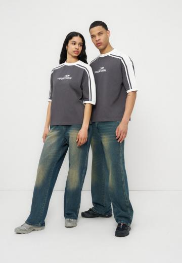 Свободные джинсы