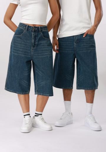 Короткие джинсы