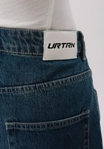 Короткие джинсы