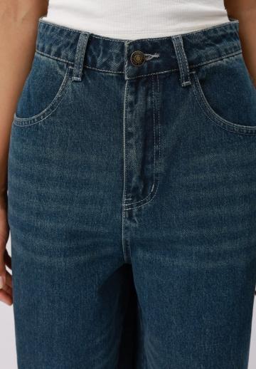 Короткие джинсы