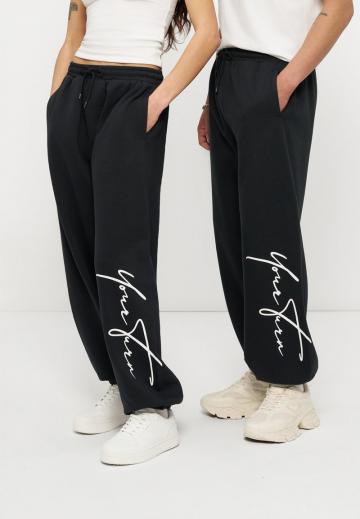 Спортивные штаны